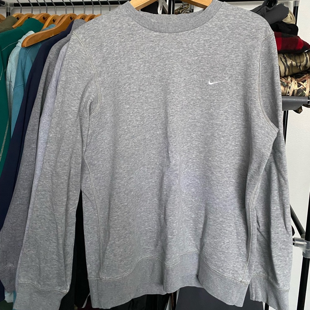 NIKE / VINTAGE GRAY CREWNECK / SIZE: M